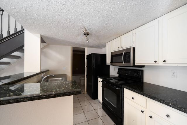 2300 Old Spanish Trail 2063, Houston, TX 77054