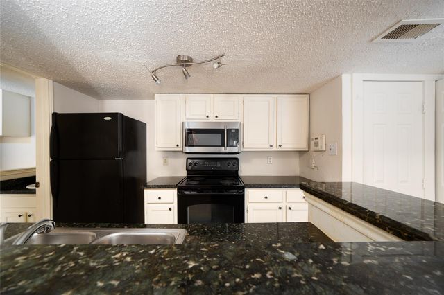 2300 Old Spanish Trail 2063, Houston, TX 77054