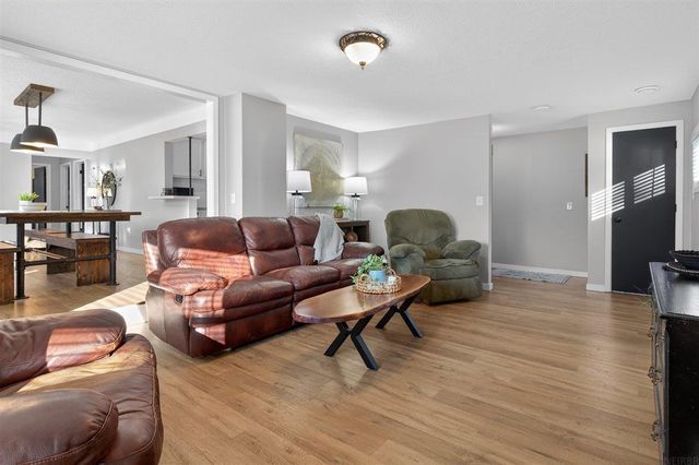 3814 Hillside Drive, Cedar Falls, IA 50613