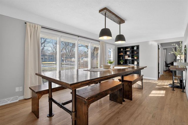 3814 Hillside Drive, Cedar Falls, IA 50613