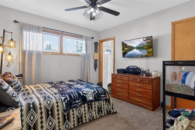 3814 Hillside Drive, Cedar Falls, IA 50613