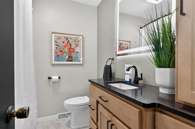 3814 Hillside Drive, Cedar Falls, IA 50613