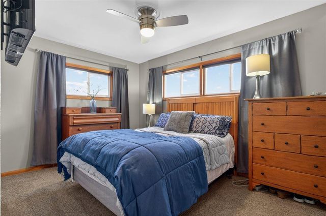 3814 Hillside Drive, Cedar Falls, IA 50613