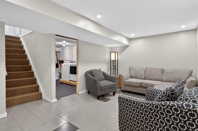 3814 Hillside Drive, Cedar Falls, IA 50613