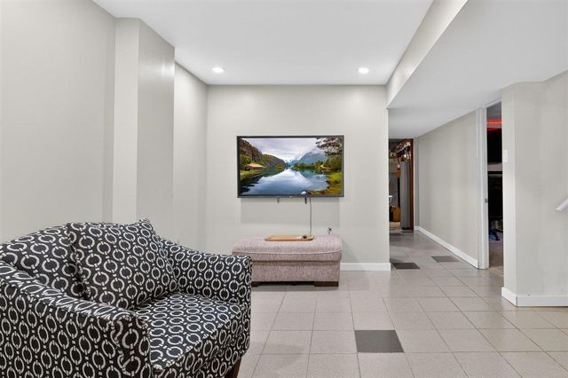 3814 Hillside Drive, Cedar Falls, IA 50613