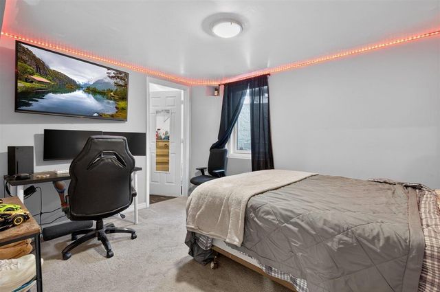 3814 Hillside Drive, Cedar Falls, IA 50613