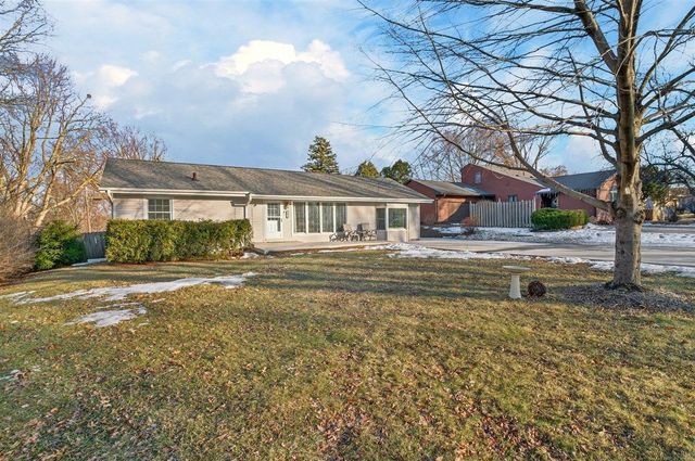 3814 Hillside Drive, Cedar Falls, IA 50613