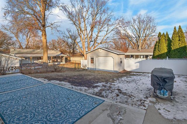 3814 Hillside Drive, Cedar Falls, IA 50613