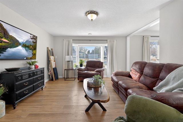 3814 Hillside Drive, Cedar Falls, IA 50613