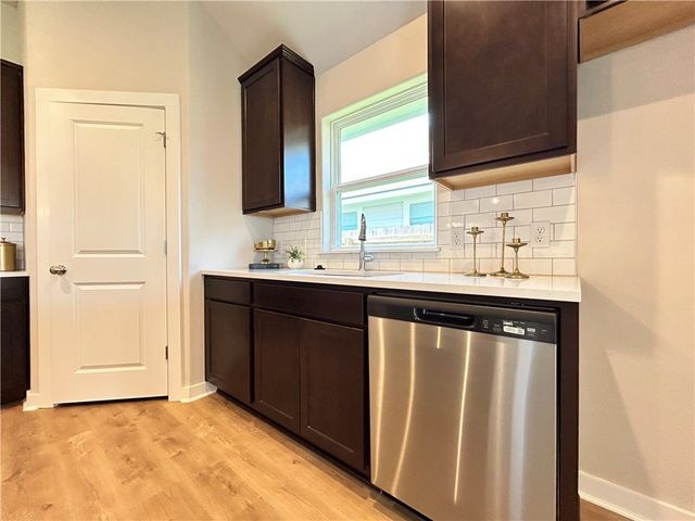 1935 Pinemont View Drive, Bryan, TX 77807