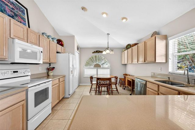 9324 HIDDEN WATER CIRCLE, Riverview, FL 33578