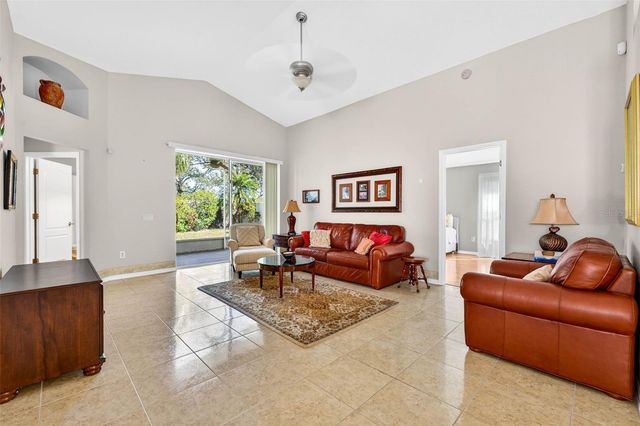 9324 HIDDEN WATER CIRCLE, Riverview, FL 33578