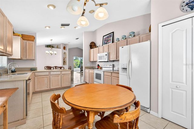 9324 HIDDEN WATER CIRCLE, Riverview, FL 33578