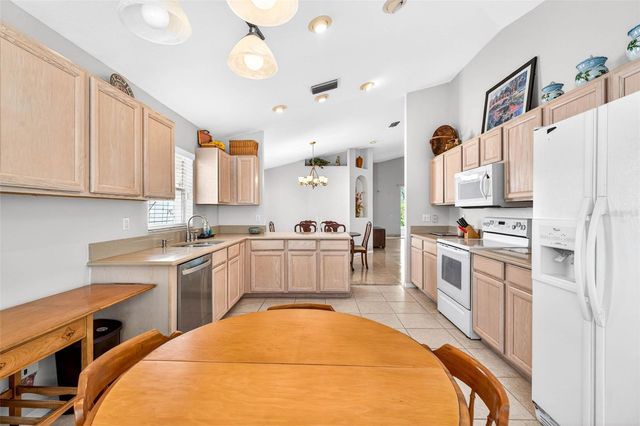 9324 HIDDEN WATER CIRCLE, Riverview, FL 33578