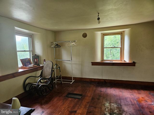 107 BETHESDA, Elverson, PA 19520