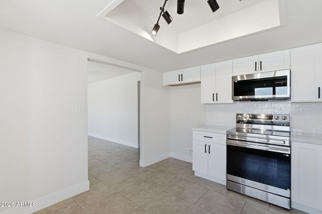 1327 W PIUTE Avenue, Phoenix, AZ 85027