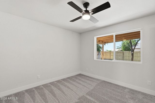 1327 W PIUTE Avenue, Phoenix, AZ 85027