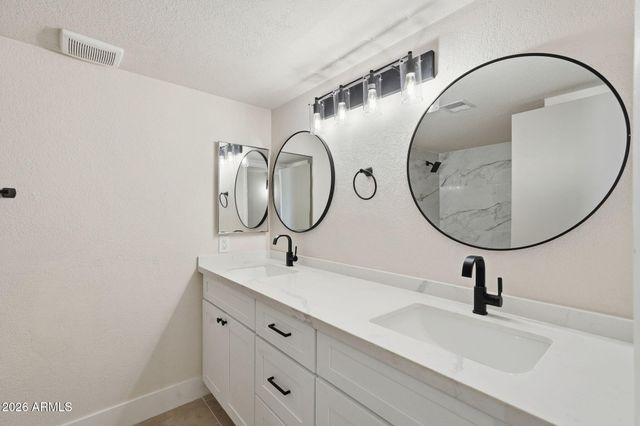 1327 W PIUTE Avenue, Phoenix, AZ 85027