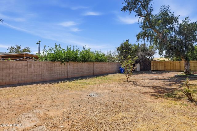 1327 W PIUTE Avenue, Phoenix, AZ 85027