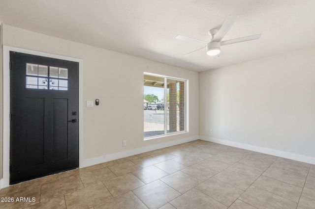 1327 W PIUTE Avenue, Phoenix, AZ 85027