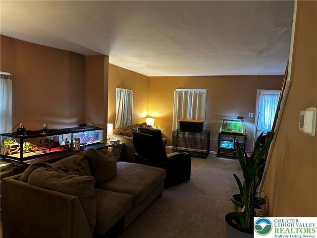 134 East High Street, Hellertown Boro, PA 18055
