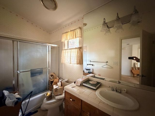 364 E Marwood Lane, Fresno, CA 93720