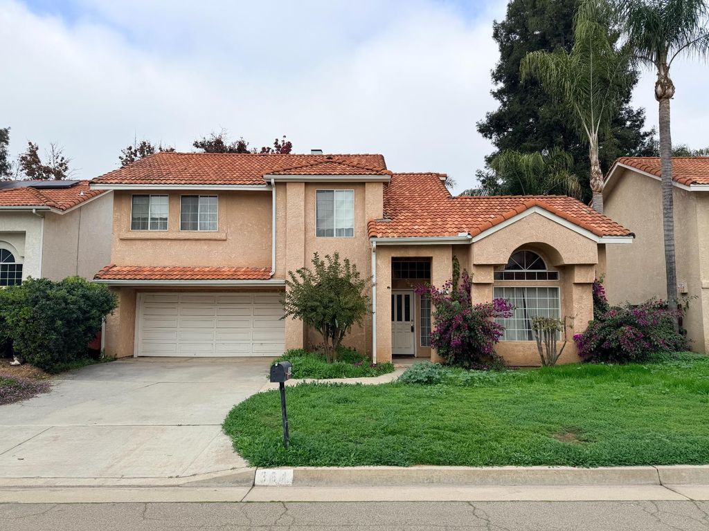 364 E Marwood Lane, Fresno, CA 93720