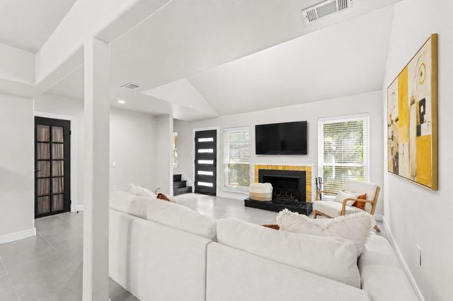 775 Worthshire Street, Houston, TX 77008