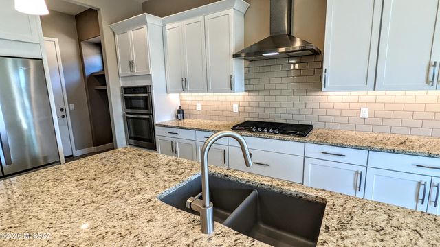 13036 N Spinystar Drive, Oro Valley, AZ 85755