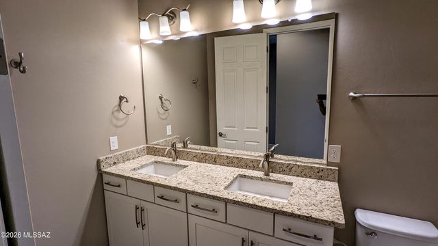 13036 N Spinystar Drive, Oro Valley, AZ 85755
