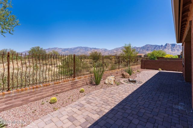 13036 N Spinystar Drive, Oro Valley, AZ 85755