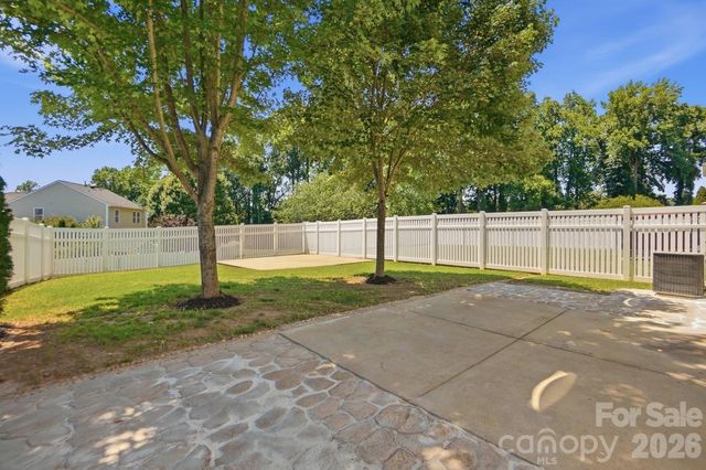 949 Willow Creek Drive, Gastonia, NC 28054