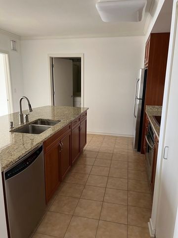 807 DAVIS Street 1307, Evanston, IL 60201