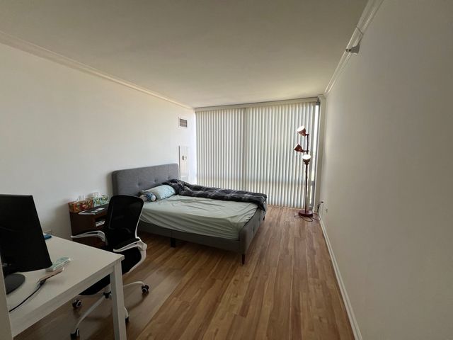 807 DAVIS Street 1307, Evanston, IL 60201