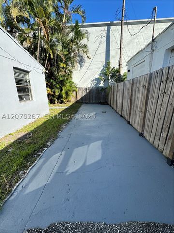 2105 Monroe Ter 1, Hollywood, FL 33020