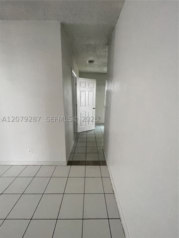 2105 Monroe Ter 1, Hollywood, FL 33020