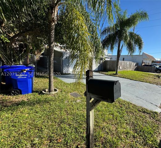 2105 Monroe Ter 1, Hollywood, FL 33020
