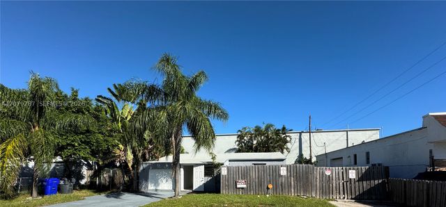 2105 Monroe Ter 1, Hollywood, FL 33020