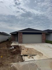 12831 E Willowgreen St, Wichita, KS 67230