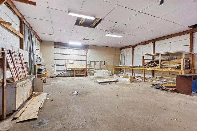 7353 S 88th Avenue, Rothbury, MI 49452