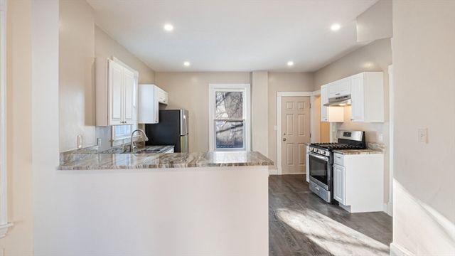 32 Robinson St 1, Boston, MA 02122