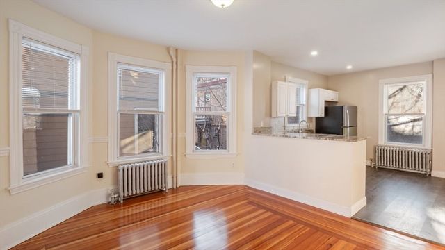 32 Robinson St 1, Boston, MA 02122