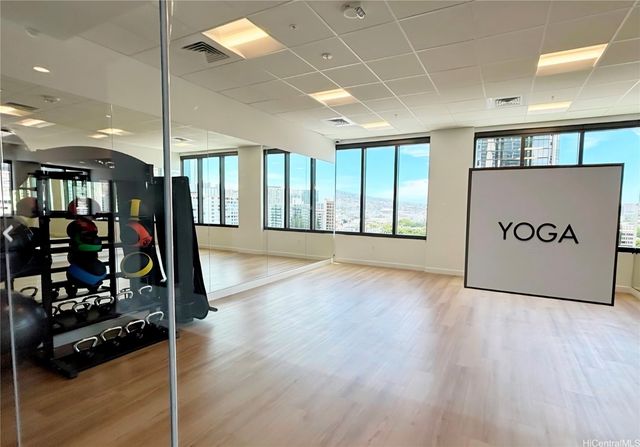 1500 Rycroft Street 2208R, Honolulu, HI 96814