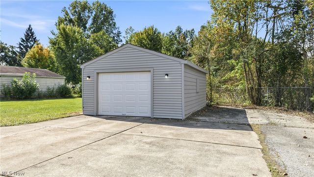 1647 Southern Boulevard NW, Warren, OH 44485