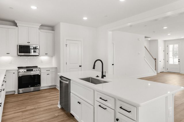 156 Nearwater Place, Hendersonville, TN 37075