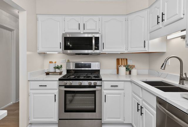 7353 Blackburn Avenue K106, Downers Grove, IL 60516
