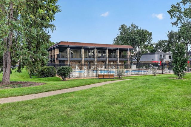 7353 Blackburn Avenue K106, Downers Grove, IL 60516