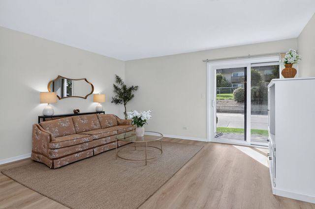 7353 Blackburn Avenue K106, Downers Grove, IL 60516