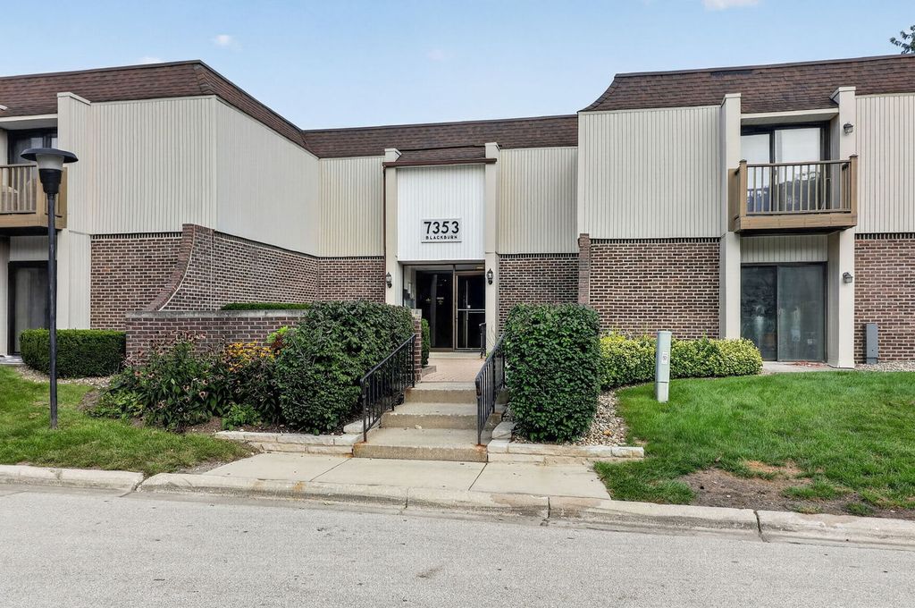 7353 Blackburn Avenue K106, Downers Grove, IL 60516