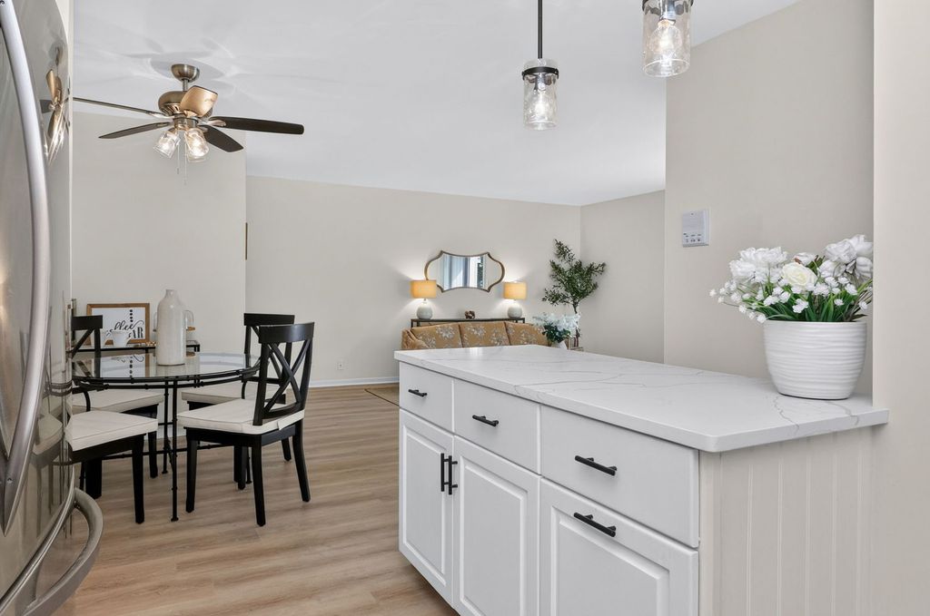 7353 Blackburn Avenue K106, Downers Grove, IL 60516 — photo 4